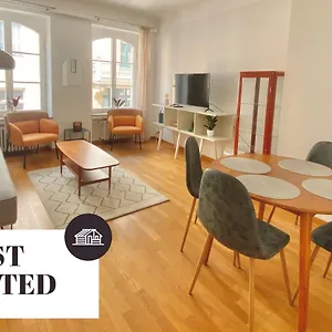https://large-and-bright-2br-in-the-nightlife-district.luxembourghotelsguide.com