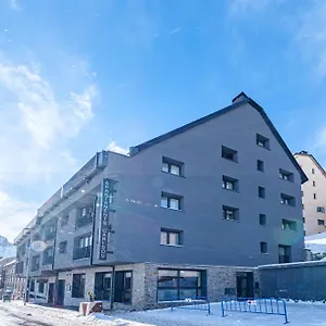 https://apartamentos-caribou.andorra-la-vella-hotels.net